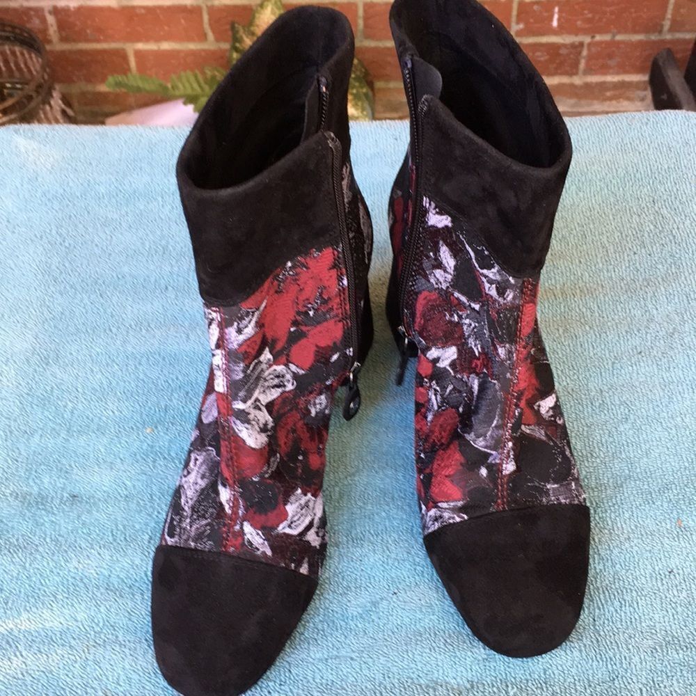 GEOX RESPIRA Italian Booties - Picture 10 of 14